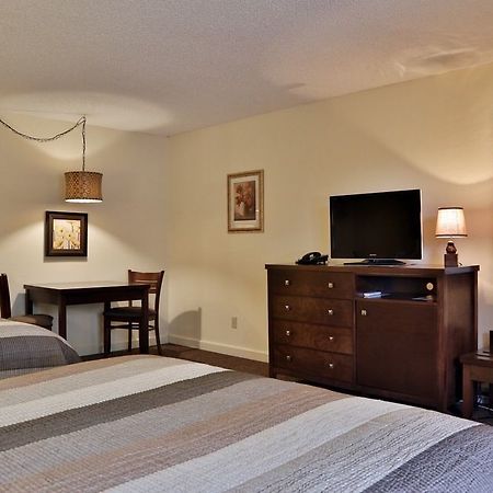 Harbor Inn Freeland Екстериор снимка