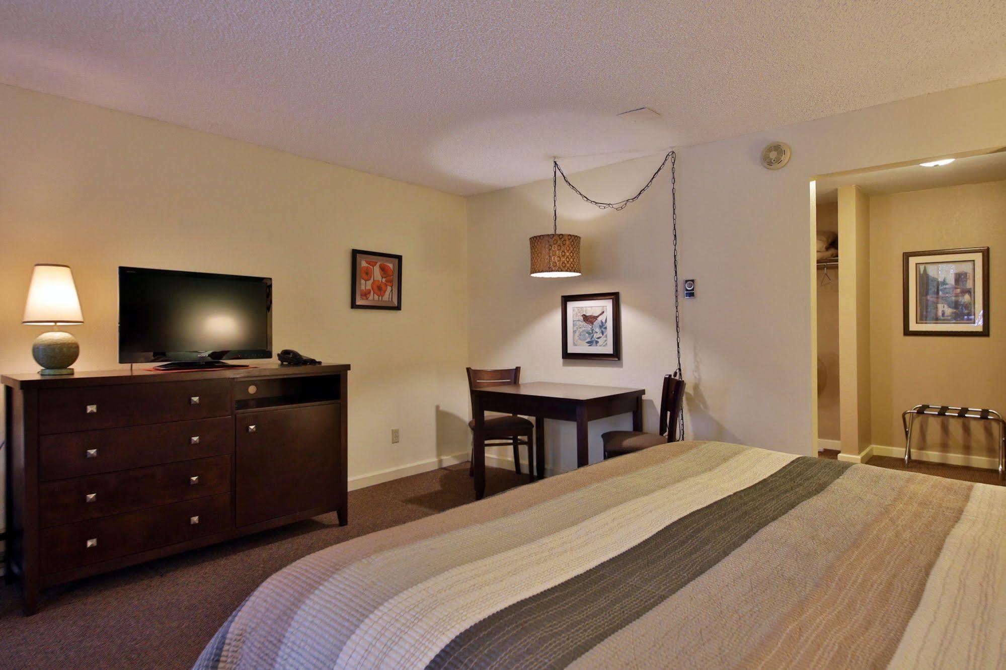 Harbor Inn Freeland Екстериор снимка