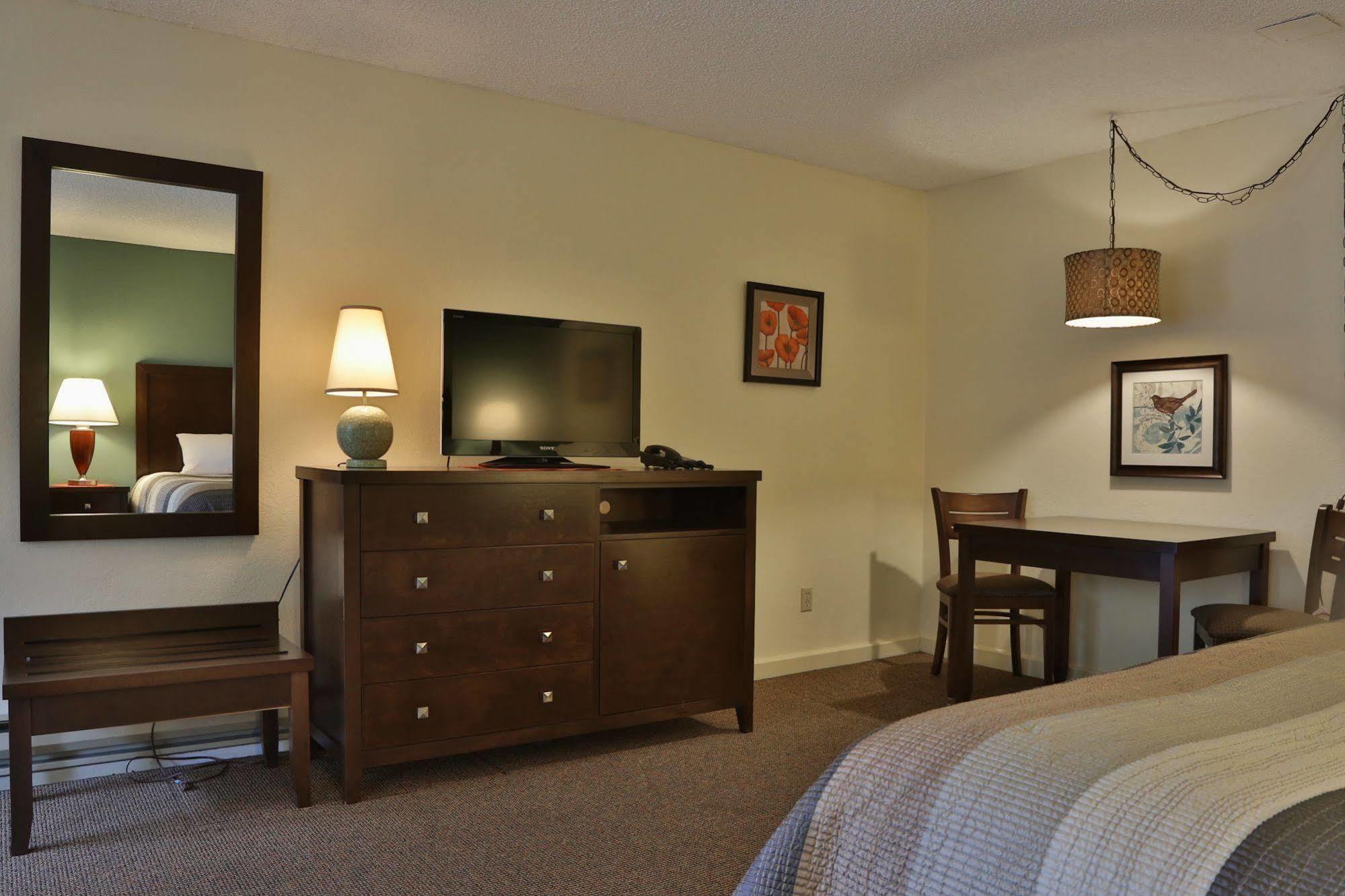 Harbor Inn Freeland Екстериор снимка
